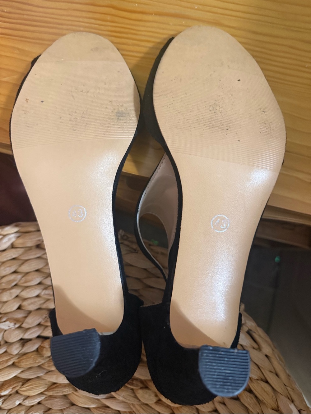 Women's Black T-Strap Open Toe Heels - Picture 4 of 5